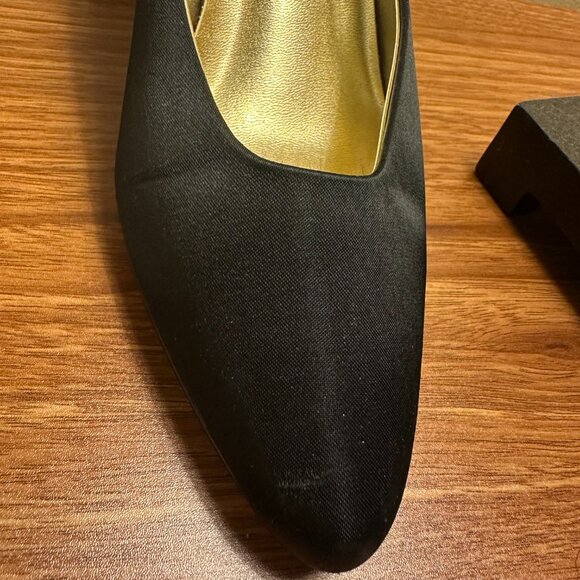 Nine West Black Satin Pumps – Size 8M – Classic Pointed-Toe Heels - Picture 3 of 4